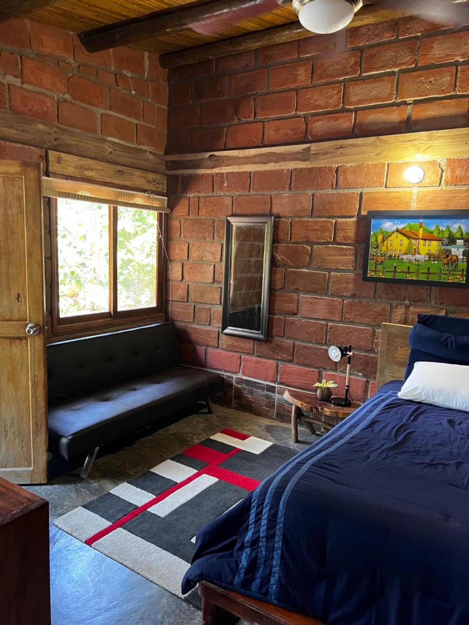 Хостел Hacienda Valencia Гуачака Экстерьер фото